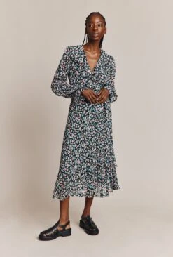 Su Georgette Midi Dress Black Heart Print 10 Su Georgette Midi Dress Black Heart Print -Ghost Fashion Store D06G001 Z10 26985 650px 964px