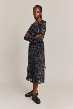 Su Georgette Maxi Dress Black Velvet Bows -Ghost Fashion Store D06G001A Z27 26979 650px 964px