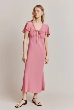 Laura Crepe Midi Dress Pale Rose -Ghost Fashion Store D06G085 H22 27818 650px 964px