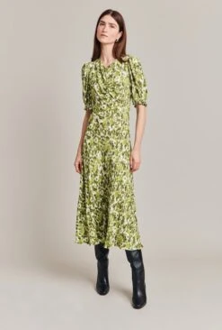 Lainey Crepe Midi Dress Green Ikat 12 Lainey Crepe Midi Dress Green Ikat -Ghost Fashion Store D07G027 Z76 28784 650px 964px