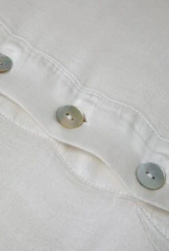 Mel Cushion Ivory 8 Mel Cushion Ivory -Ghost Fashion Store YV25CA M12 21791 650px 964px